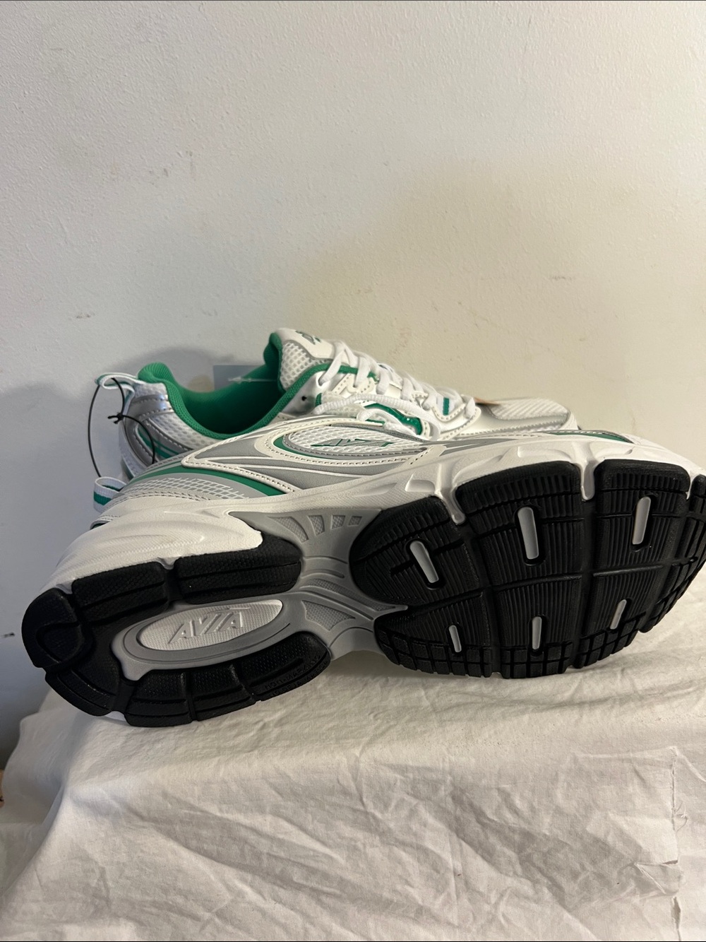 NEW WITH TAG Avia Women's 5000 Performance Sneakers Green/White 10W - Picture 7 of 10
